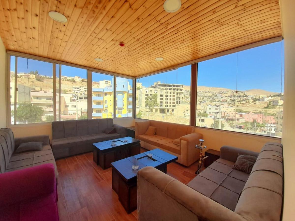 Petra Cabin Hostel Wadi Musa Bagian luar foto