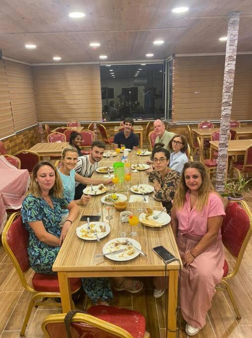 Petra Cabin Hostel Wadi Musa Bagian luar foto